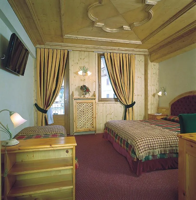Hotel San Lorenzo Bormio 4*,